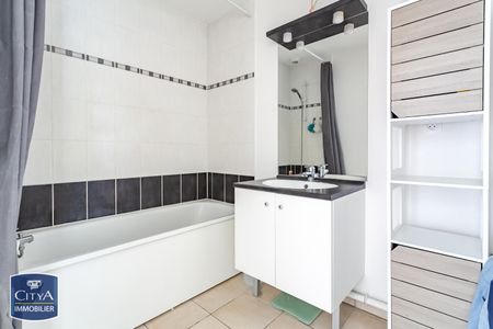 Location Appartement 2 pièces 45m² BEUVRAGES 59192 - Photo 5