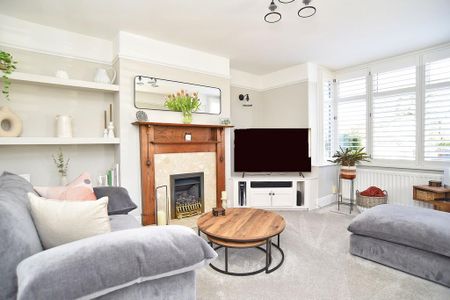 3 bedroom semi-detached house to rent - Photo 2