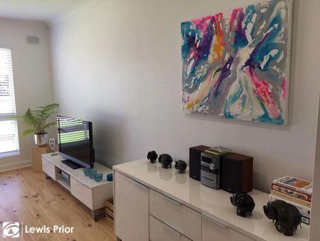 Modern Unit With A View - Photo 2