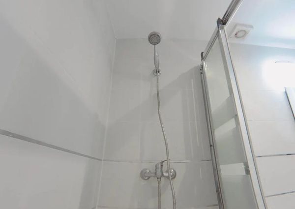 Calle de Berruguete, Madrid, Community of Madrid 28039