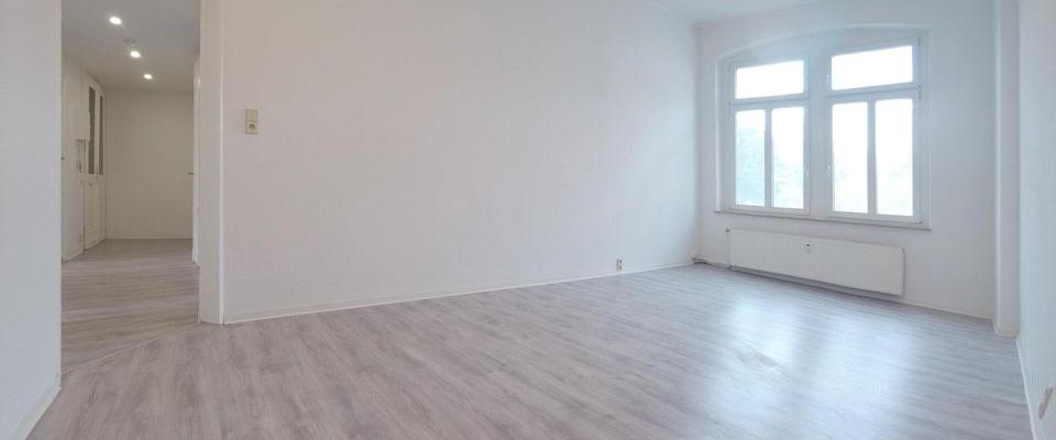 Exposé – Stilvoll sanierte 3-Raum-Altbauwohnung in Döbeln - Photo 1