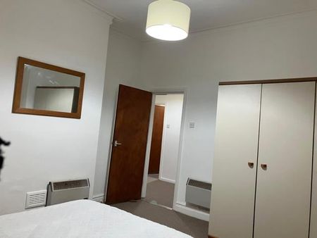 1 Bed Flat, Demesne Road, M16 - Photo 3