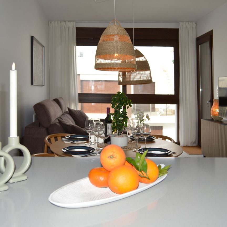 Alquiler de piso en Calle Valle del Silencio - Photo 1