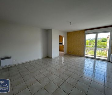 Location Appartement 3 pièces 65m² POUZAUGES 85700 - Photo 1