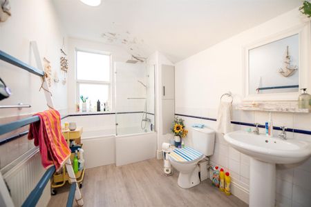 Second Avenue, Carlton, Nottingham - Photo 5