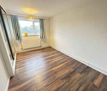 Kingsland, Harlow - Photo 1