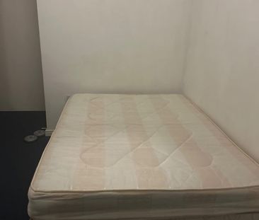 Room in a Shared House, North Road, N7 - Photo 1