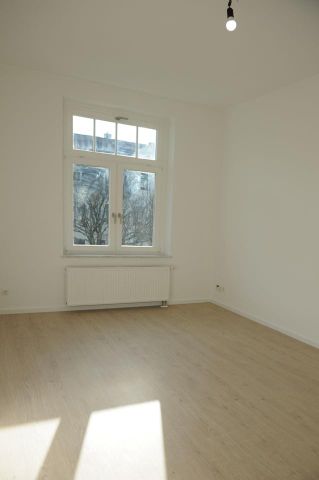 Erstbezug nach Komplettrenovierung! Super schöne, Familienwohnung mit Balkon in beliebter Wohnlage - Photo 3