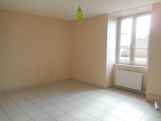 Location Appartement 2 pièces 56m² BELLAC 87300 - Photo 1