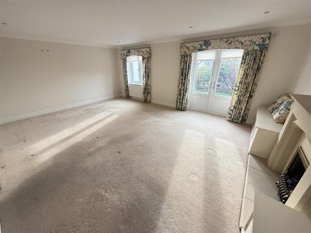 3 bedroom detached house to rent - Photo 2