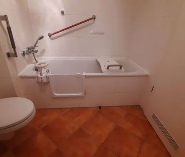 +++ 2 Zimmer Wohnung mit Balkon, Badewanne mit Tür +++ - Foto 1