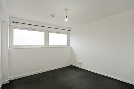 Price £2,000 pcm - Available Now - Unfurnished - Photo 4