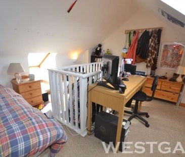 4 Bed - Donnington Road, Reading - Photo 3