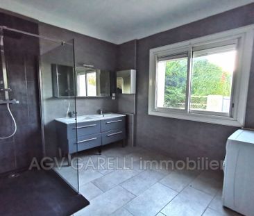 Location Maison 3 pièces 85m² HYERES 83400 - Photo 6