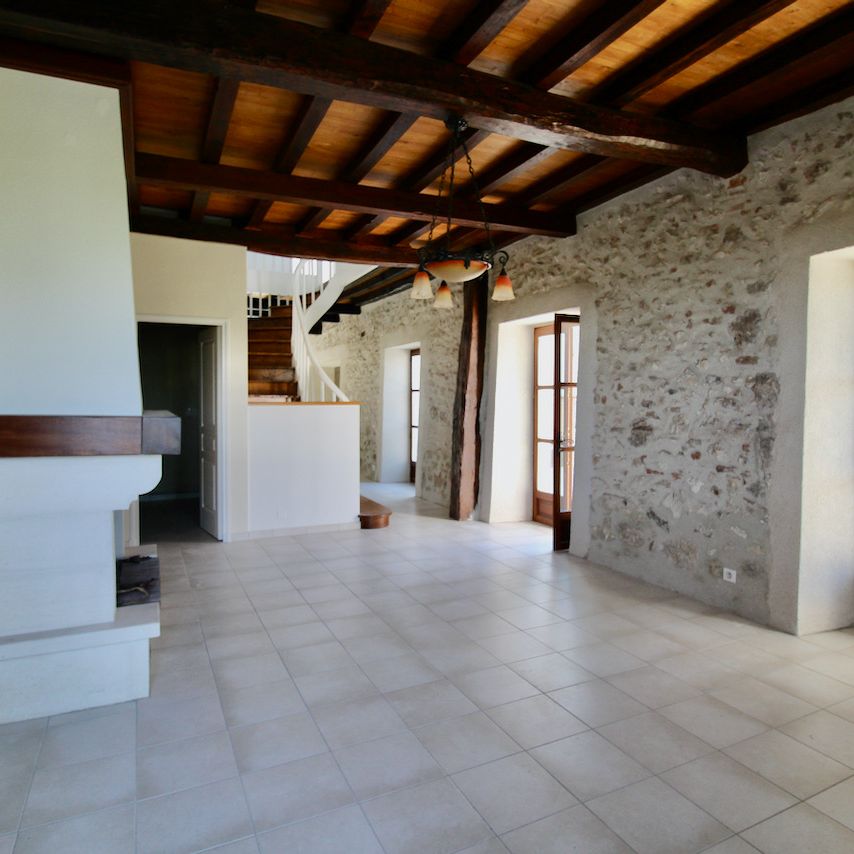 Location Maison 4 pièces 143m² - Photo 1