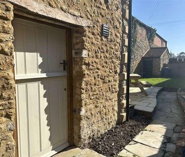 The Cottage (rear Of), Silver Street, Ilminster, Somerset, TA19 - Photo 5