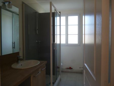 Location Appartement 3 pièces 76m² - Photo 4