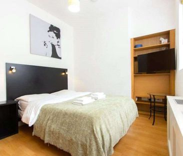 SHORT LET WITH NO DEPOSIT - A selection of modern studio apartments... - Photo 1