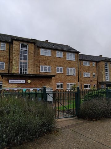 3 bed flat to rent in Redwood Court, Colchester - Photo 3