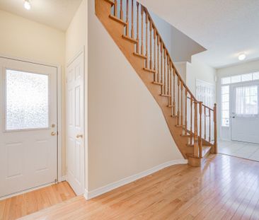 For Lease - 30 London Pride Drive, Richmond Hill, Ontario - Photo 1