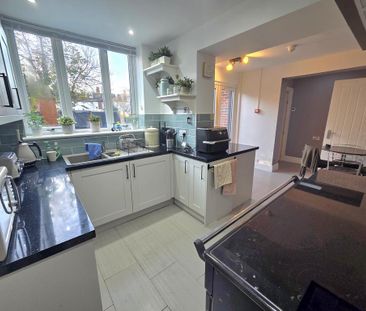 1 bedroom in a house share to rent - Photo 2