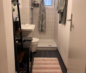 Wunderschöne 30 m² Wohnung mit Balkon & Einbauküche - Photo 2