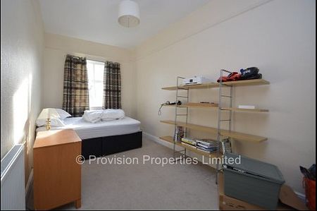 2 Bedroom Flats in Leeds - Photo 3