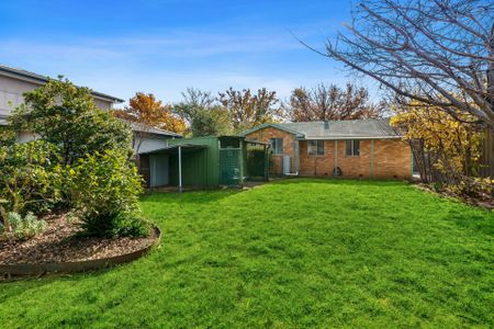 Neat & Tidy 3 Bedroom home with large backyard! - Photo 3