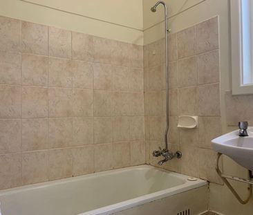 Neat, Low Maintenance Living - Photo 4