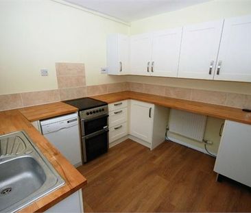 2 bedroom terraced house to rent - Photo 6