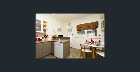 3 Bedroom Home with Plenty to offer - Photo 4