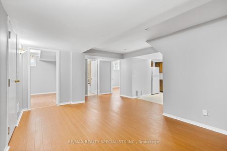 Detached Home For Lease | W8131800 - Photo 4