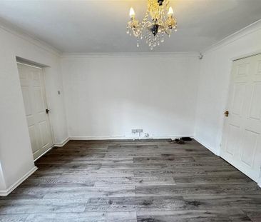 3 bedroom end of terrace house to rent - Photo 1