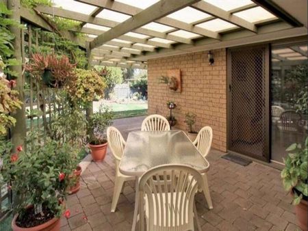 4-Bedroom Family Home in Prime Aberfoyle Park Location - Photo 4