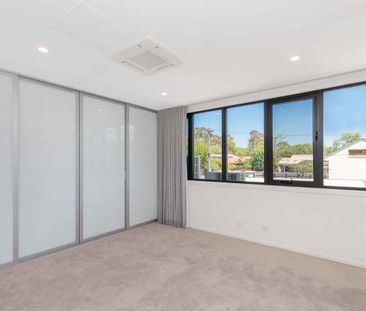 North Oriented Luxury Home with Dream Wardrobes - Photo 6