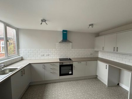 2 bedroom flat to rent - Photo 4