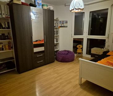 Living in the best location! - Photo 4