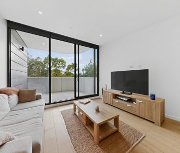 Comfort and Convenience on Mt Alexander Road - Photo 3