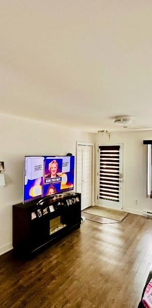 Superbe 4 1/2 au rez-de-chaussée | confort, accessibilité et tranquillité - Photo 1