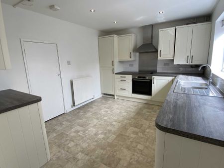 Falcon Ridge, Berkhamsted - Photo 2