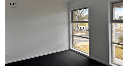 Brand New 5-Bedroom Home in the Heart of Austral - Photo 2