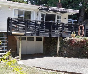 A Family House with a Sleepout on a Large Section. - Photo 4