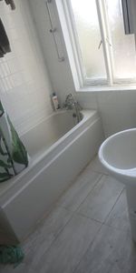 2 Bed Flat, St. Margarets Road, SE4 - Photo 4