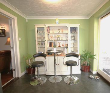 4 bedroom detached house to rent - Photo 5