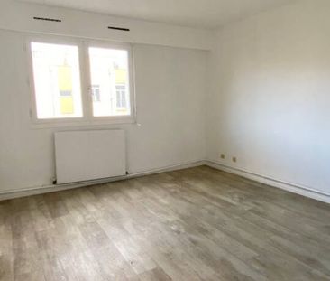 Appartement F1 bis avec parking - Résidence Le Sirius SAINT-MAX - Photo 3