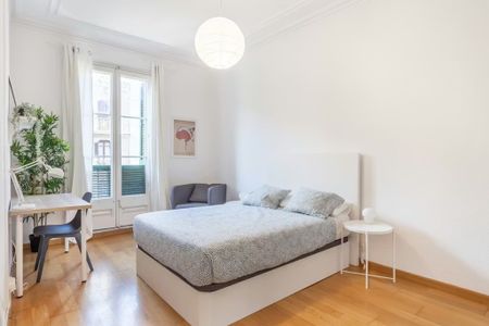 Carrer del Rosselló, Barcelona, Catalonia 08008 - Foto 5