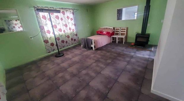 1 bedroom self-contained flat - Photo 1