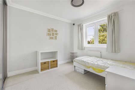 4 bedroom semi-detached house to rent - Photo 2