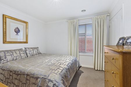 2 STORY HOME IN EXCELLENT LOCATION - Photo 2