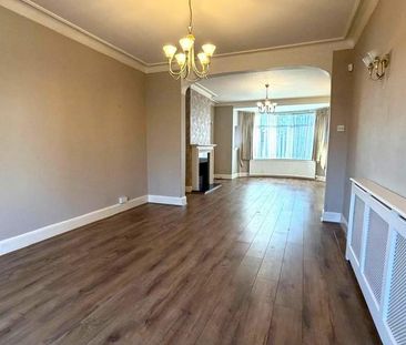 3 bedroom parking to rent - Photo 2